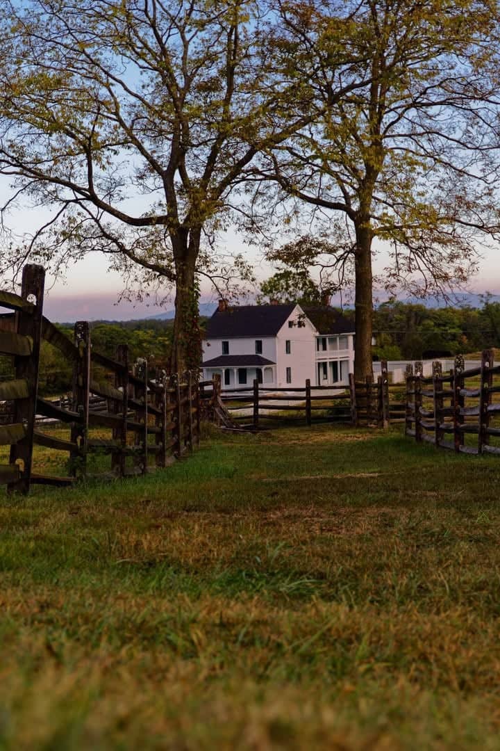 Mumma Farmhouse at Antietam National Battlefield - Image 1