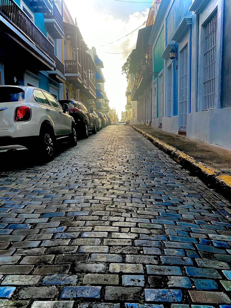 Calle de la Luna, Old San Juan - Image 1