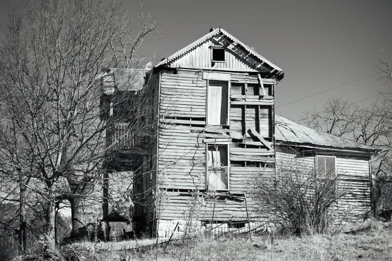 Abandoned Hamptonville Homestead - Image 1