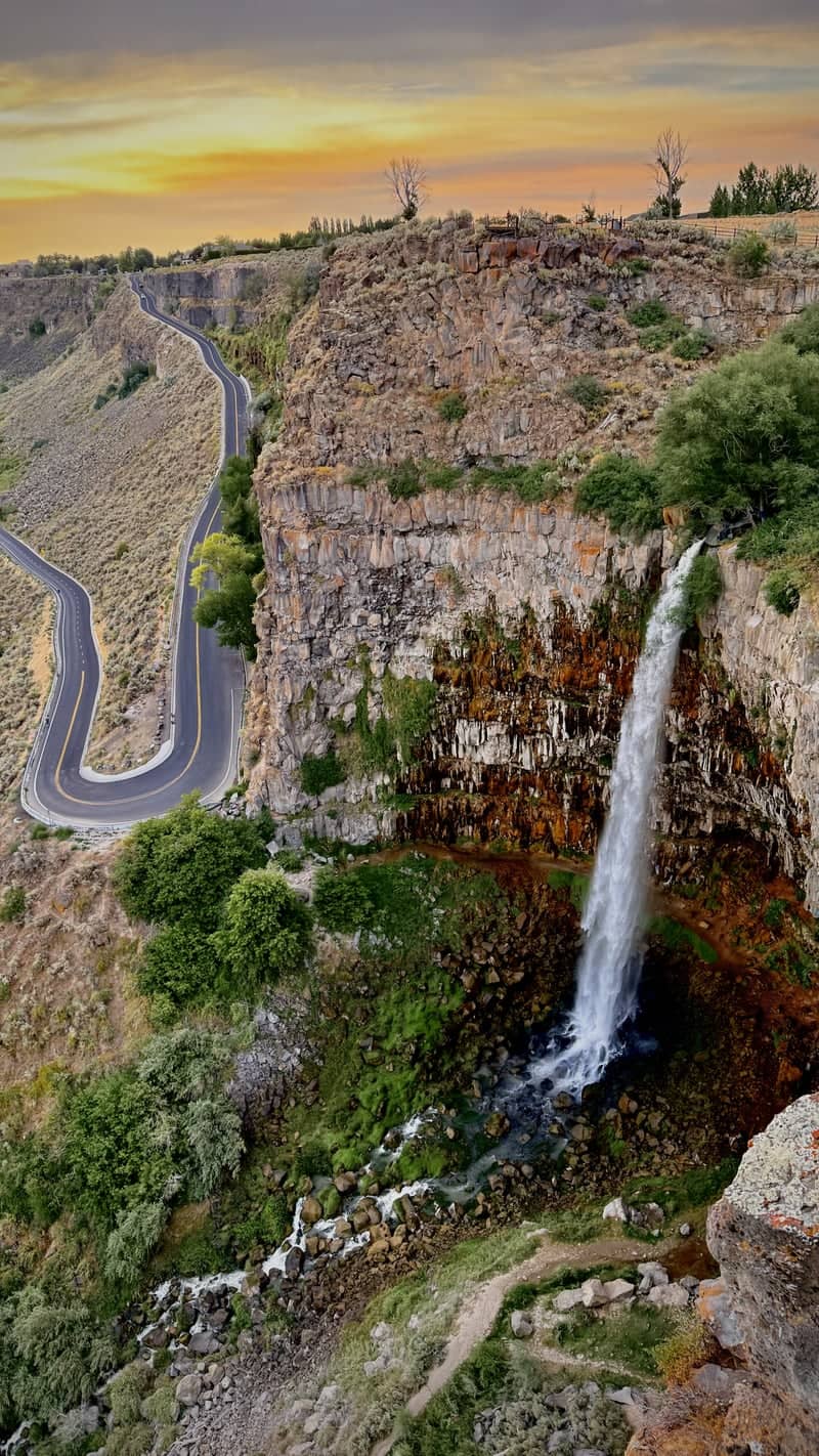 Perrine Coulee Falls - Image 1