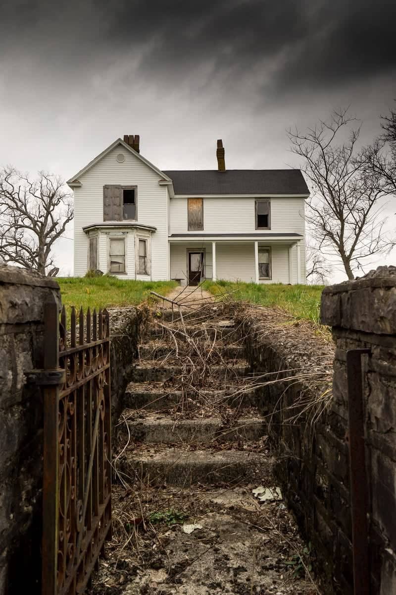 Abandoned Brandeis Avenue Estate - Image 1
