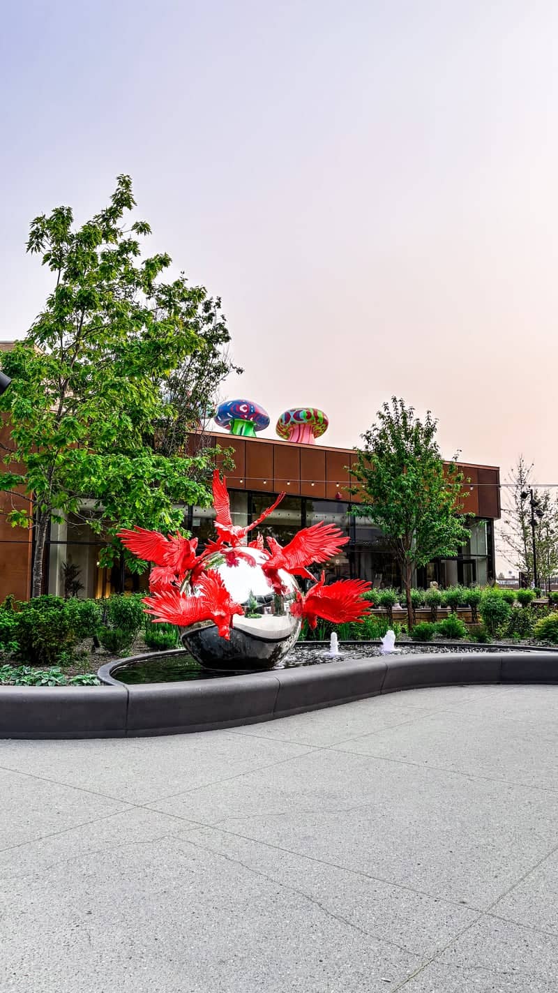 Royalmount Urban Art Plaza - Image 1