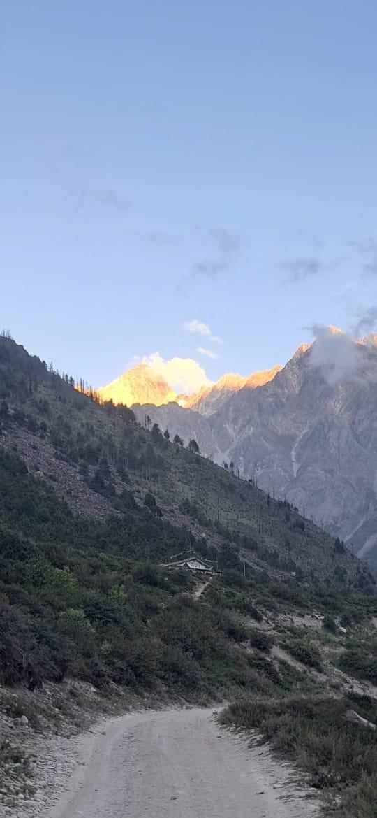 Himalayan Alpenglow Overlook - Image 1