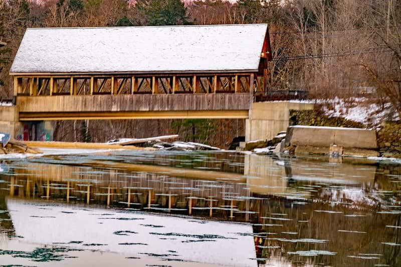 Middle Covered Bridge - Image 1