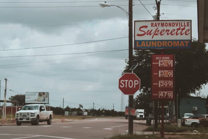 Raymondville Superette & Laundromat - Image 1