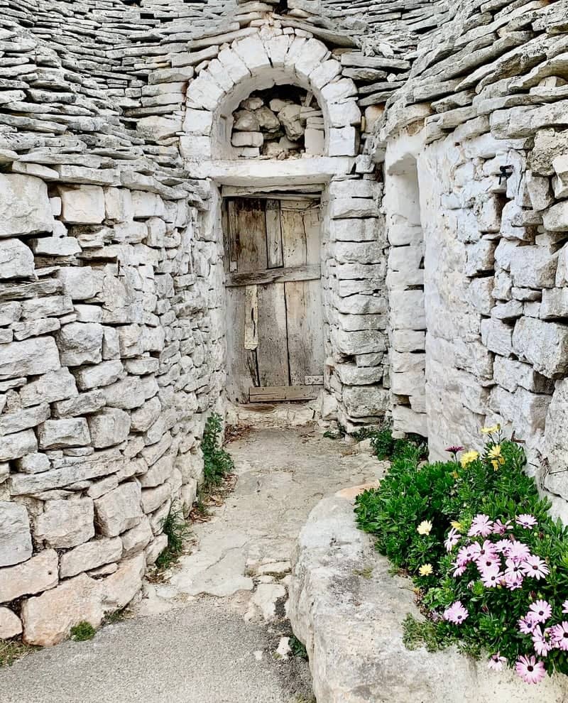 Alberobello Trulli District - Image 1