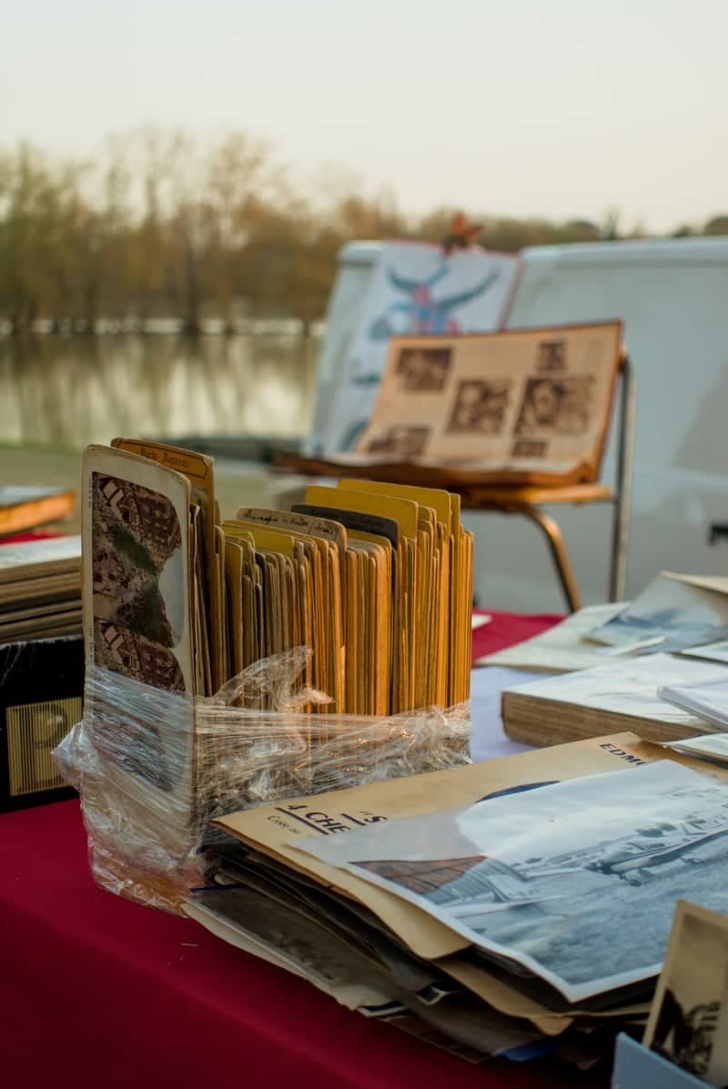 Quai du Châtelet Flea Market - Image 1