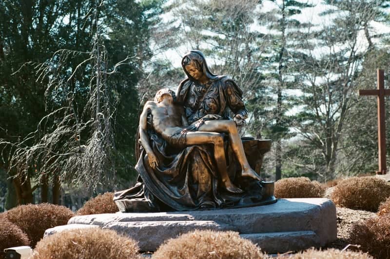 Holy Sepulchre Cemetery - Image 1