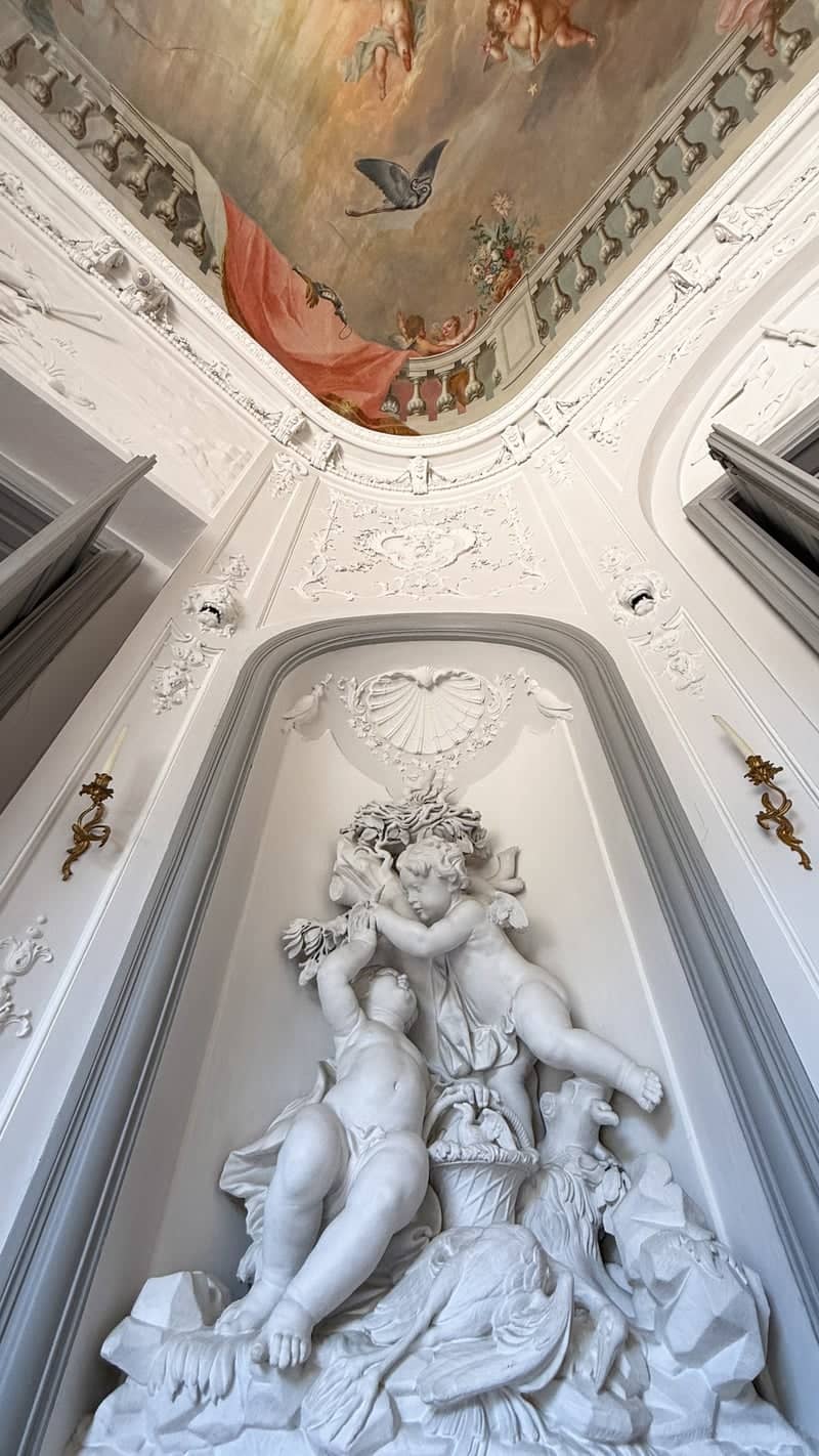 Schloss Falkenlust - Image 1