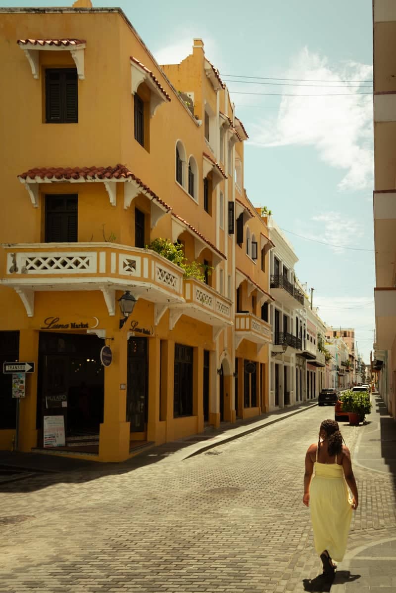 Calle Luna, Old San Juan - Image 1