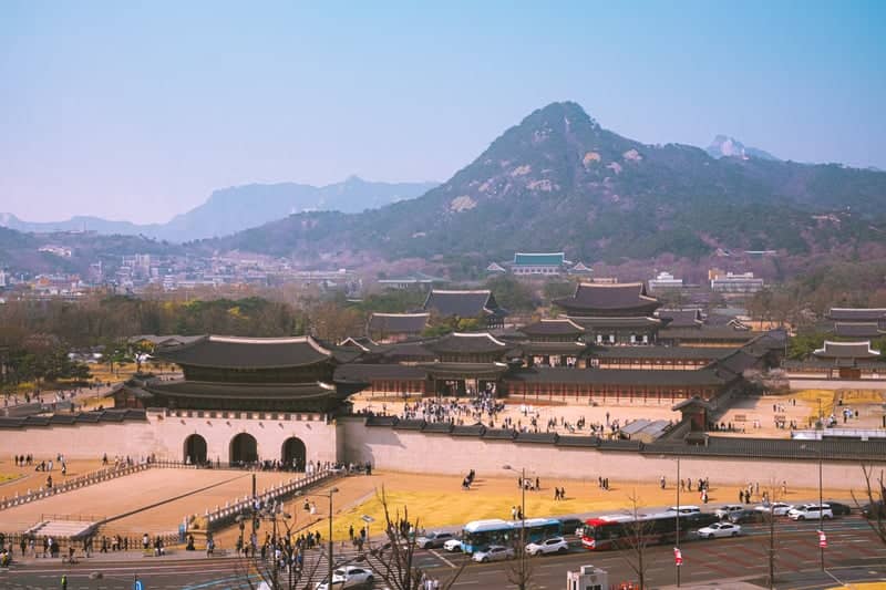 Gyeongbokgung Palace & Gwanghwamun Gate - Image 1