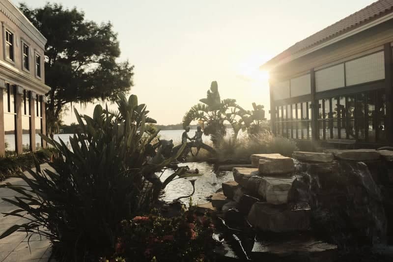 Hillstone Restaurant Garden on Lake Killarney - Image 1