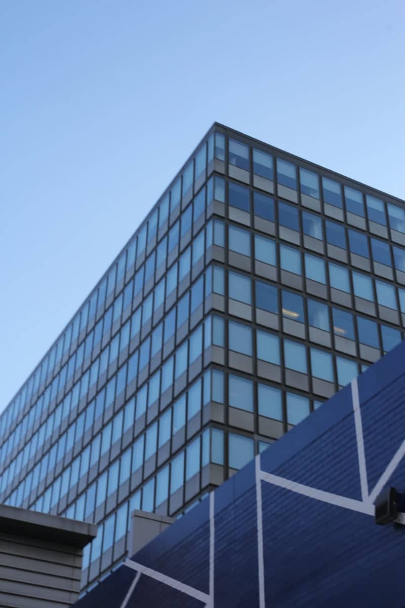 Southern Avenue Glass Architecture - Image 1