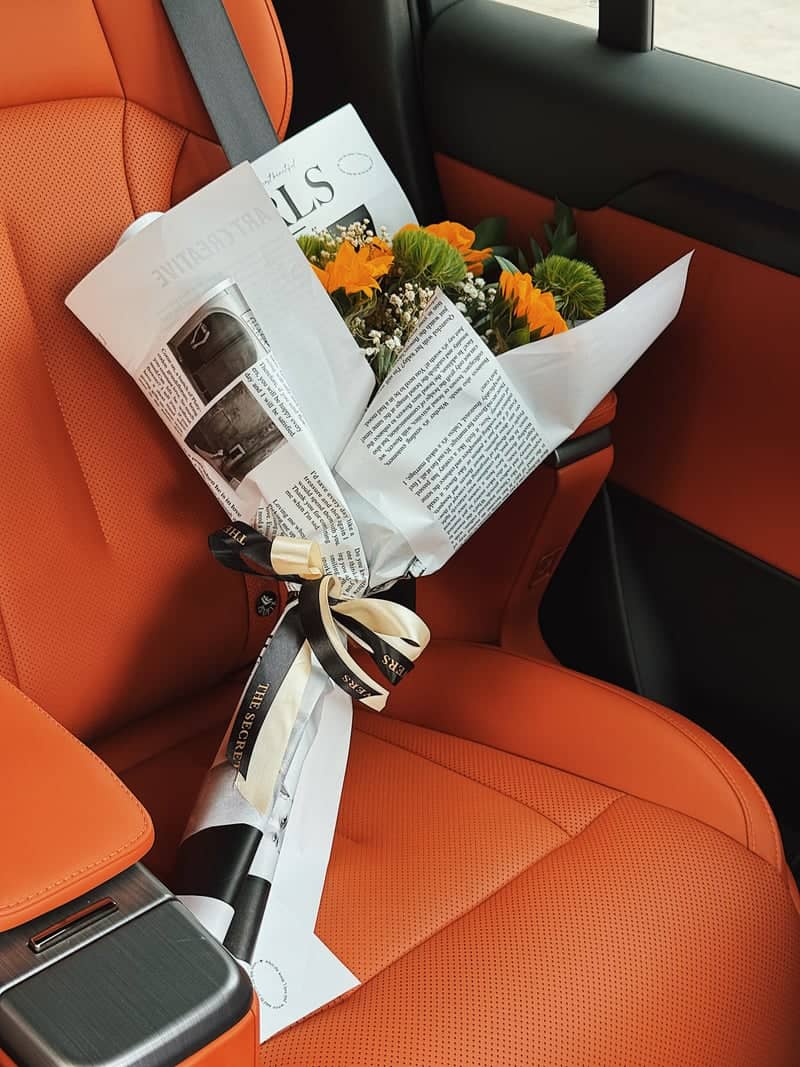 Luxury Car Interior, Al Mankhool - Image 1
