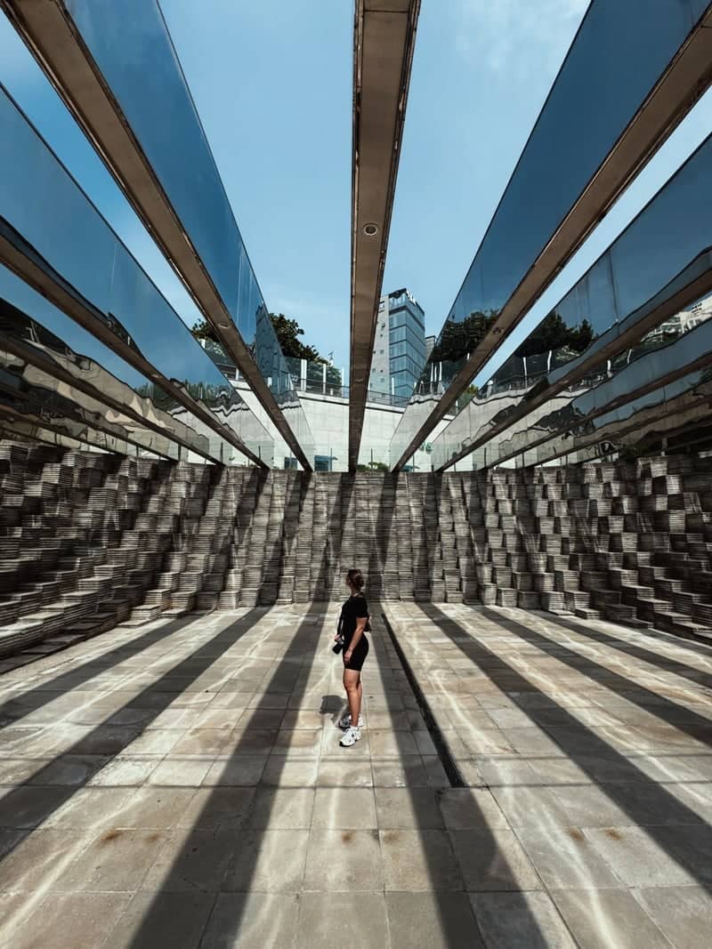 Sohn Kee-chung Memorial Hall Plaza - Image 1