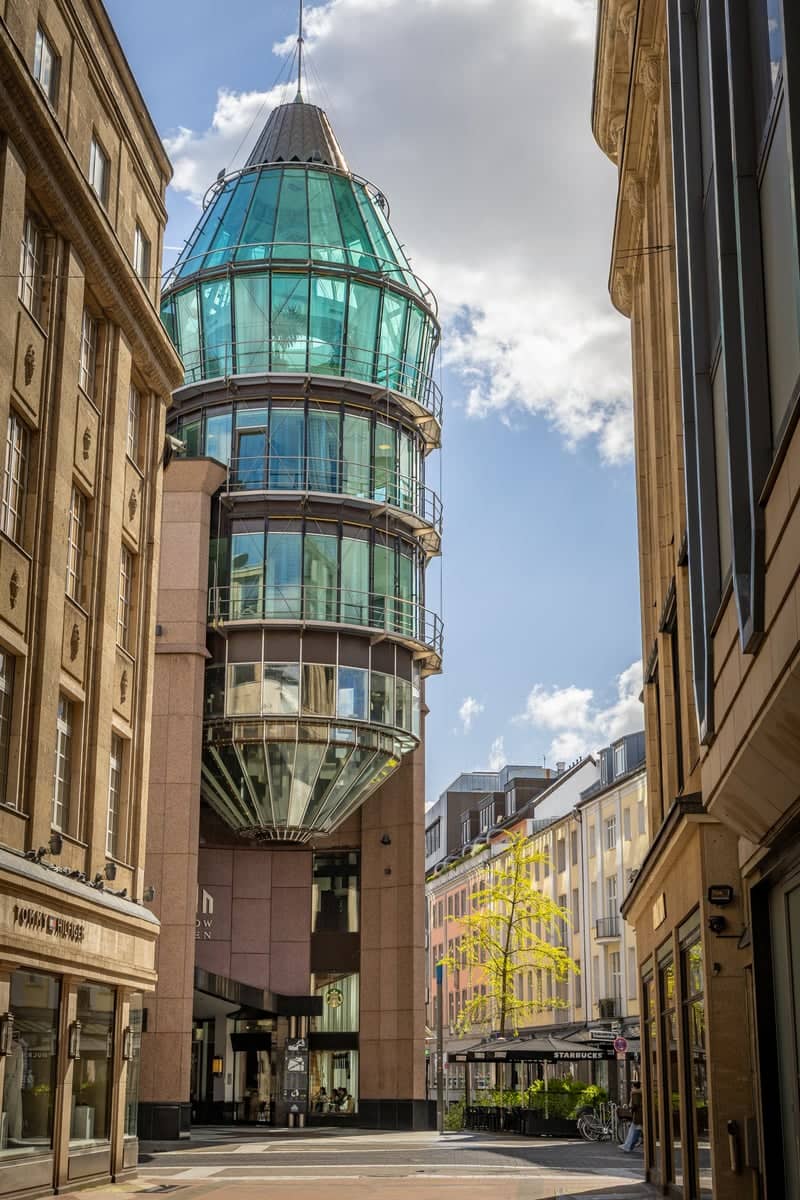 Schadow-Arkaden Glass Tower - Image 1