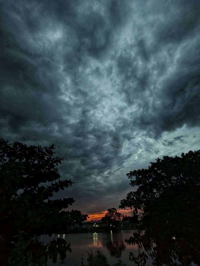 Dindigul Lakeside Sunset - Image 1