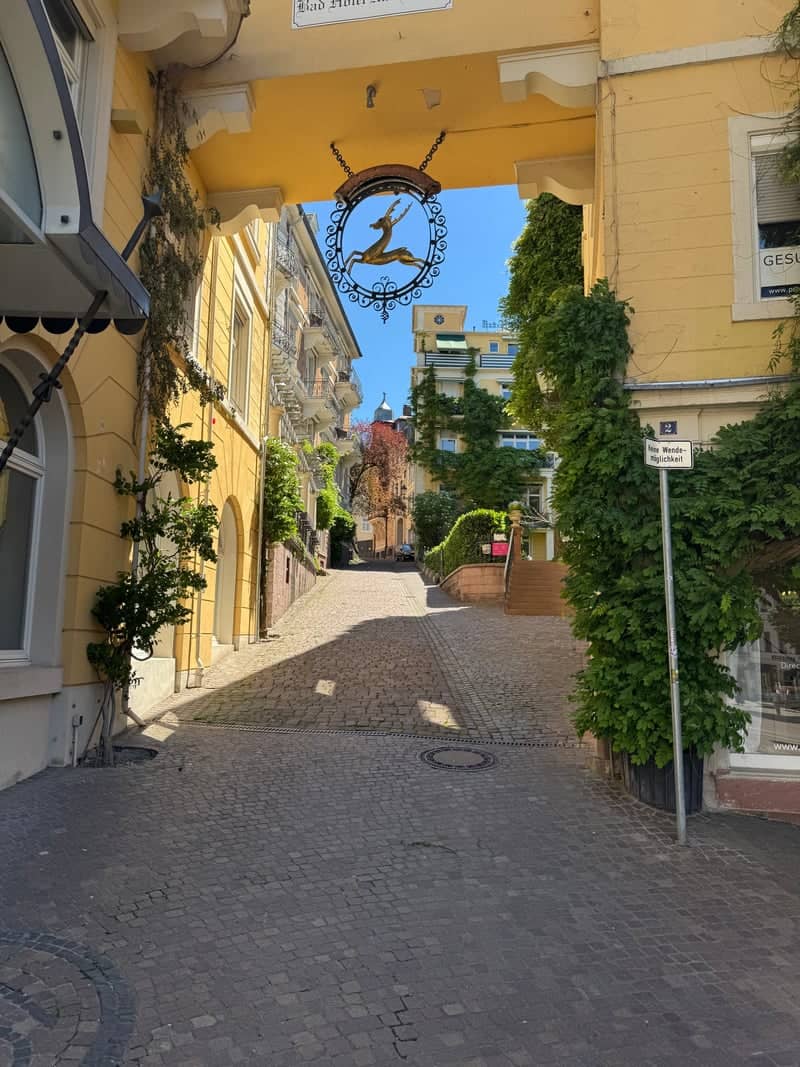Zum Hirsch Archway, Baden-Baden - Image 1
