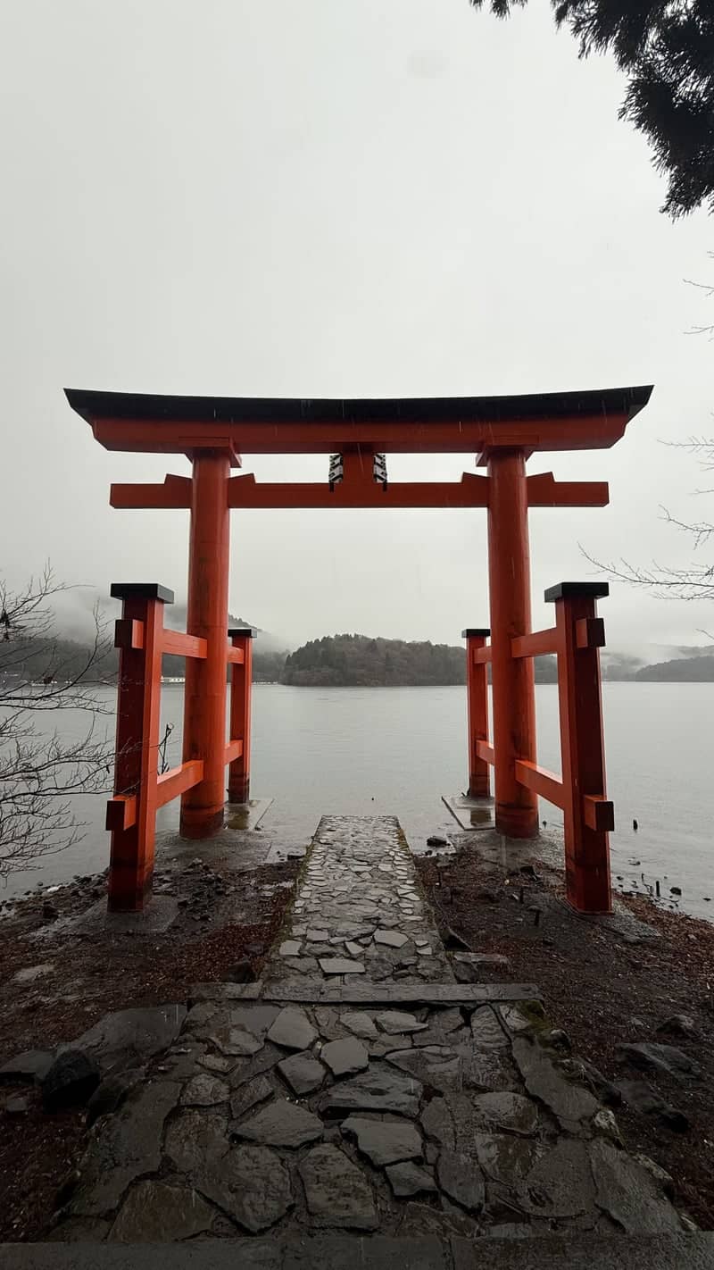 Hakone Shrine Heiwa no Torii - Image 1
