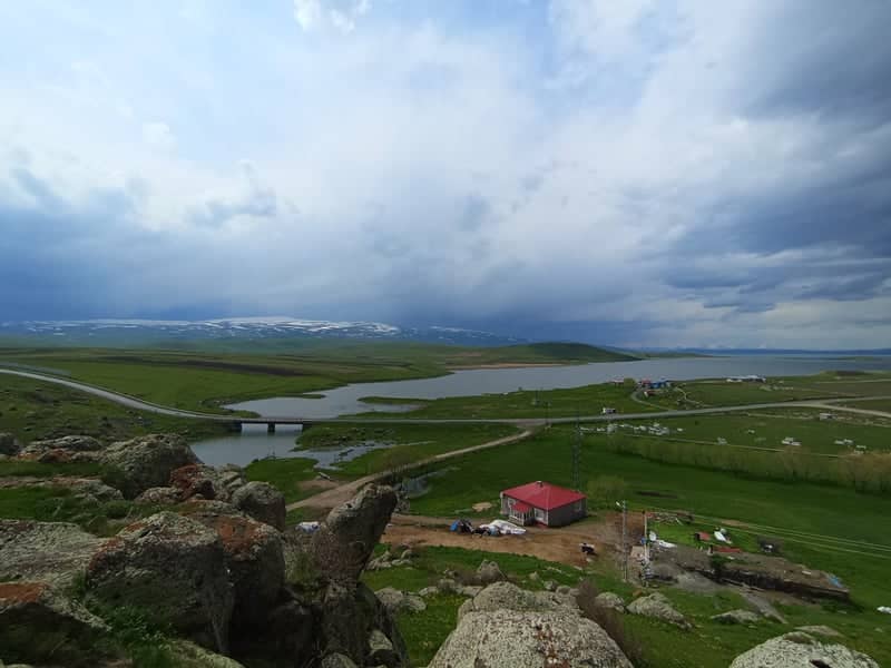 Lake Çıldır Overlook near Taşbaşı - Image 1