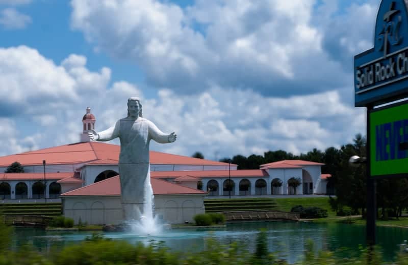 Lux Mundi Statue at Solid Rock Church - Image 1