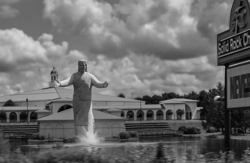 Solid Rock Church Lux Mundi Statue - Image 1