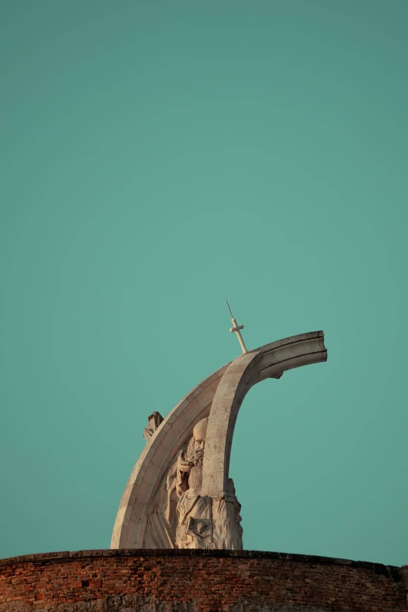 Coronation of Saint Stephen Monument - Image 1