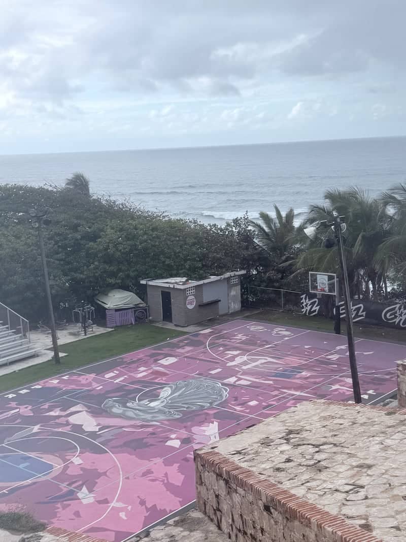 La Perla Basketball Court - Image 1