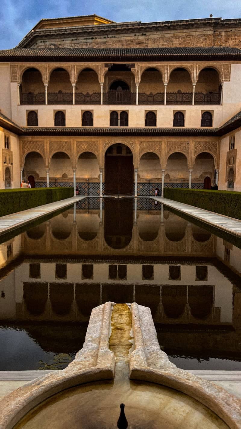 Alhambra - Court of the Myrtles - Image 1