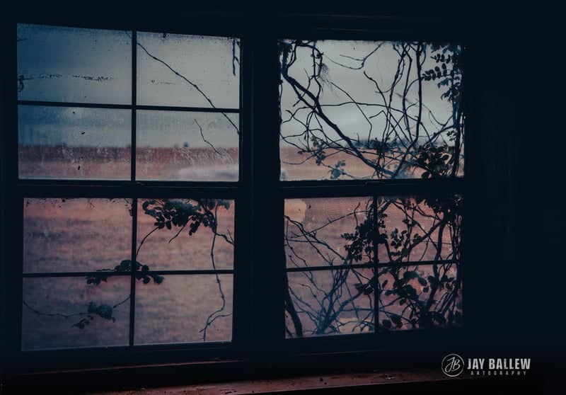 Abandoned Farmhouse Window in Tulia - Image 1