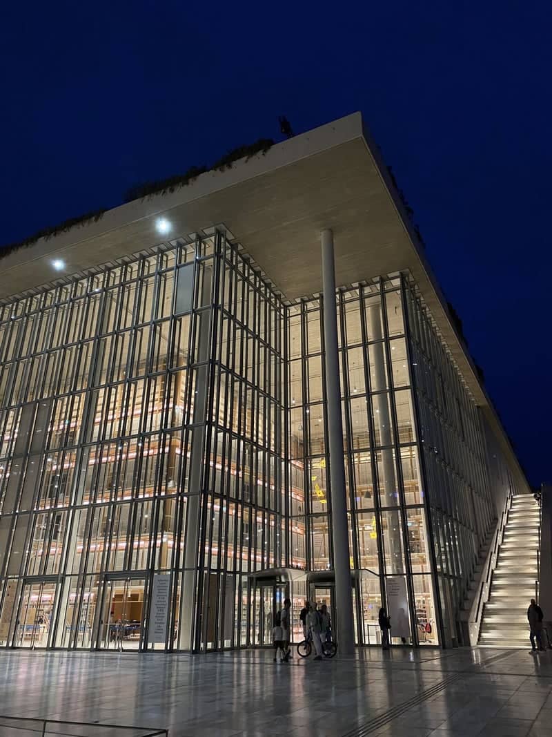 Stavros Niarchos Foundation Cultural Center - Image 1