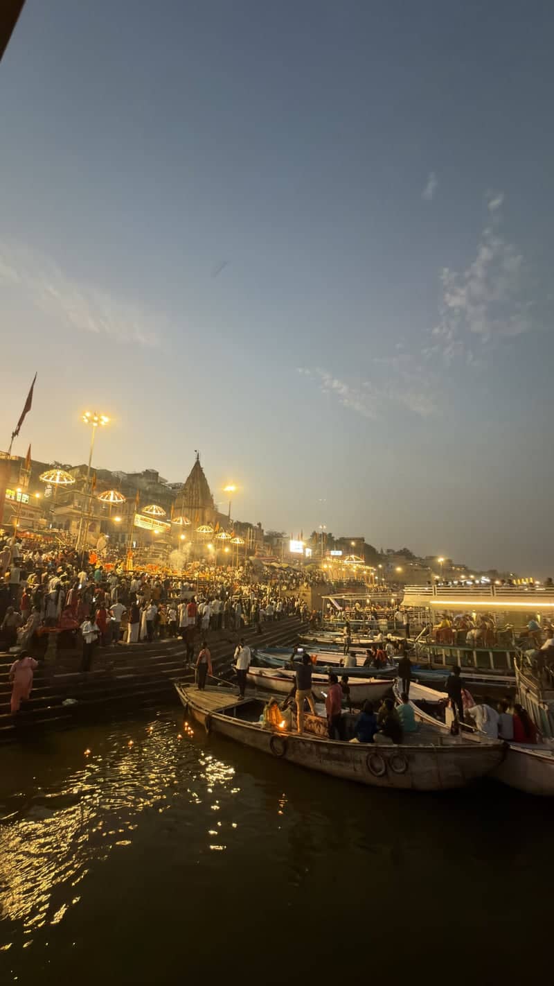 Dashashwamedh Ghat - Image 1