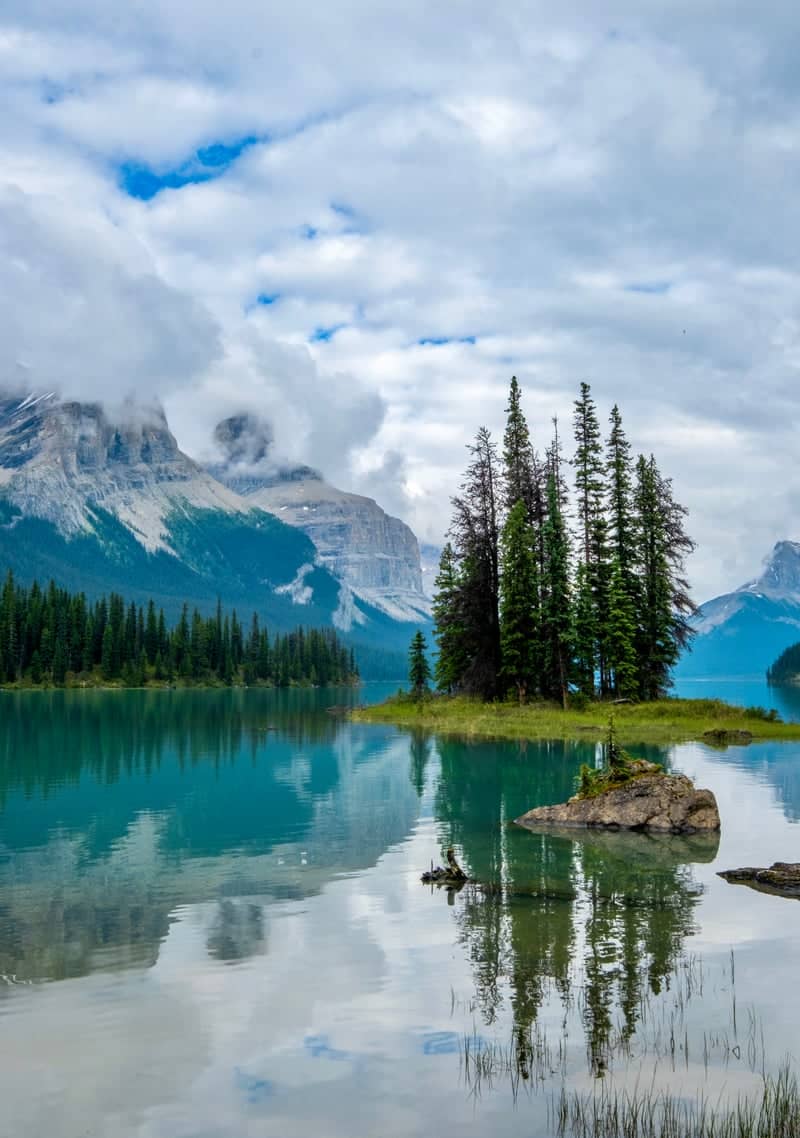 Spirit Island, Maligne Lake - Image 1