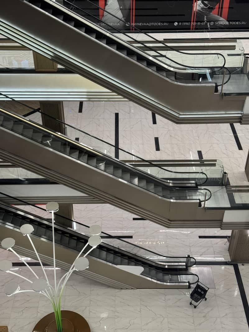 Kvartal Shopping Center - Image 1