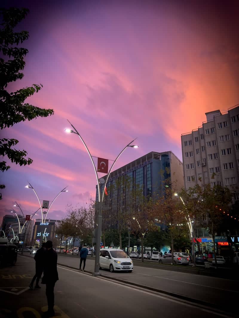 Batman City Center Sunset - Image 1