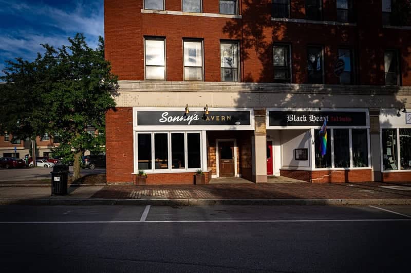 Sonny's Tavern - Image 1