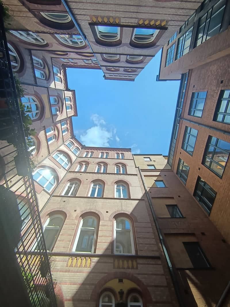 Baltzarsgatan Courtyard - Image 1