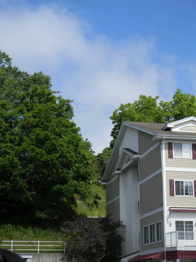 Montague Hillside Architecture - Image 1
