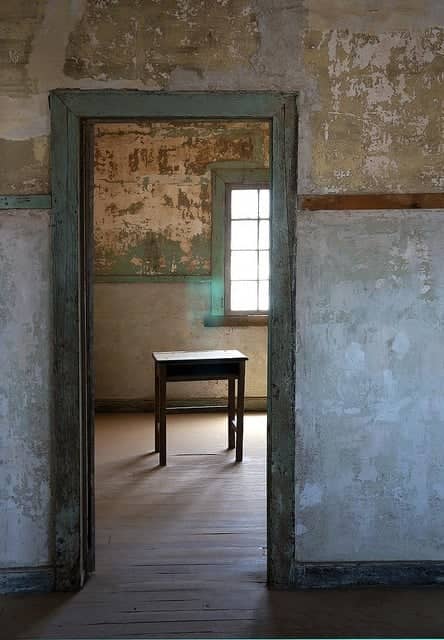 Abandoned Laquey Schoolhouse - Image 1
