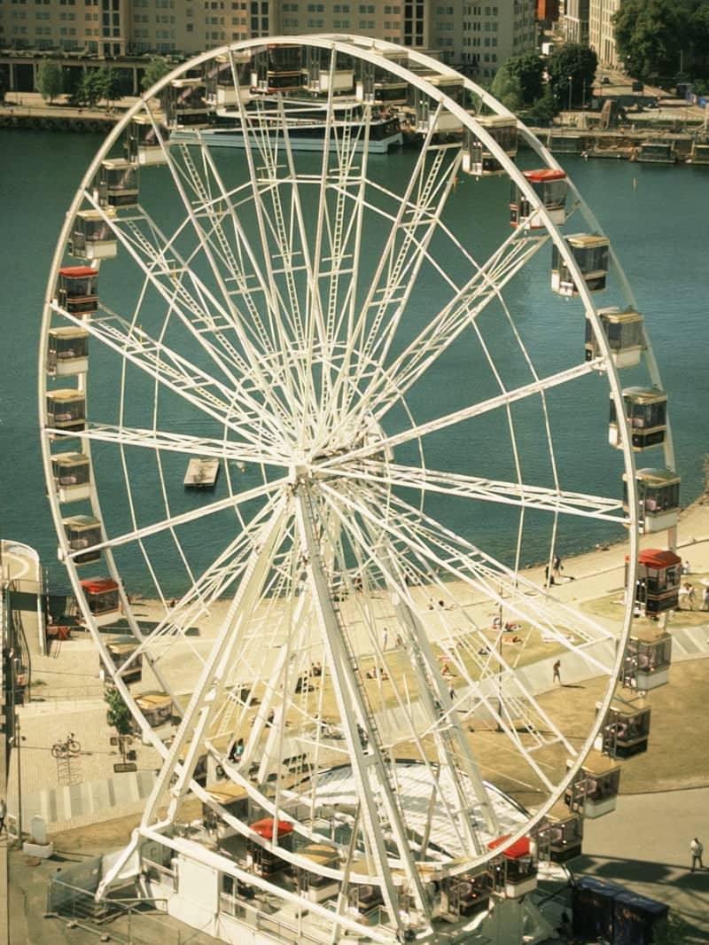 Oslo Waterfront Ferris Wheel - Image 1