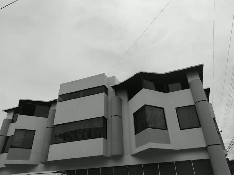 Modern Geometric Architecture in Guanare - Image 1