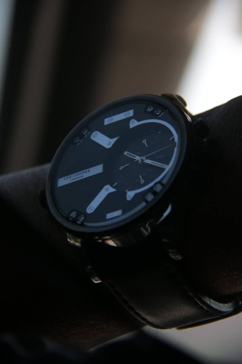 Macro Watch Detail - Image 1