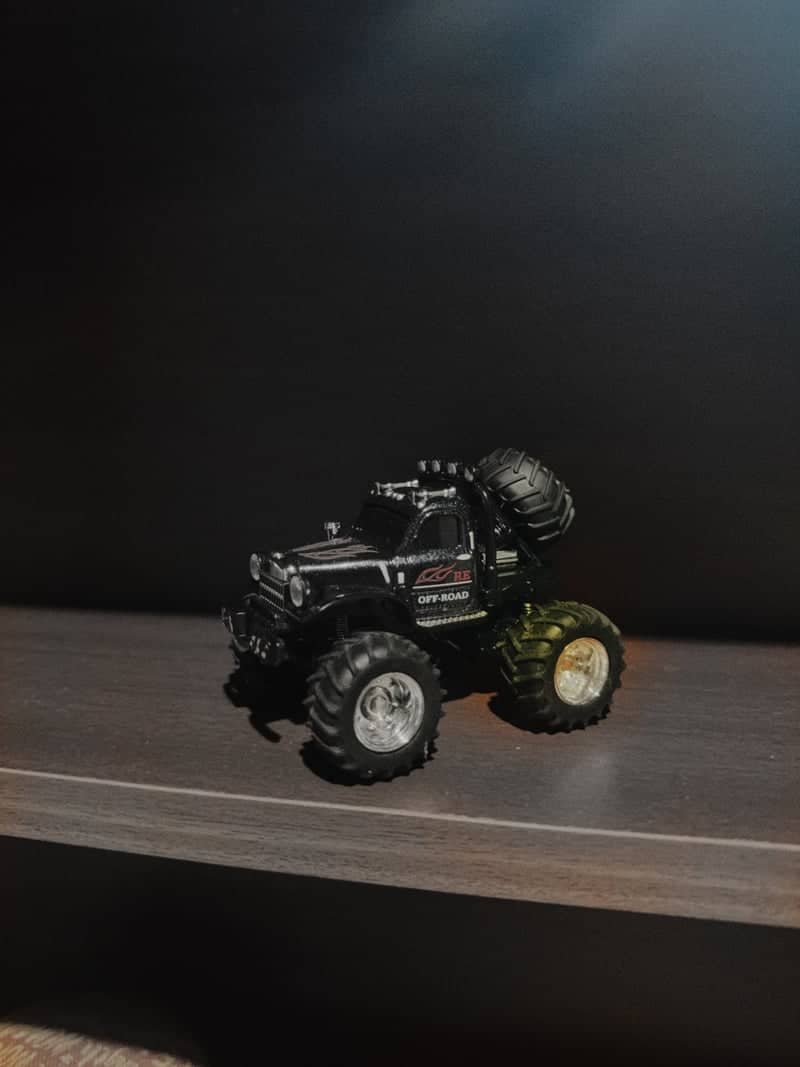 Miniature Off-Road Vehicle Setup - Image 1