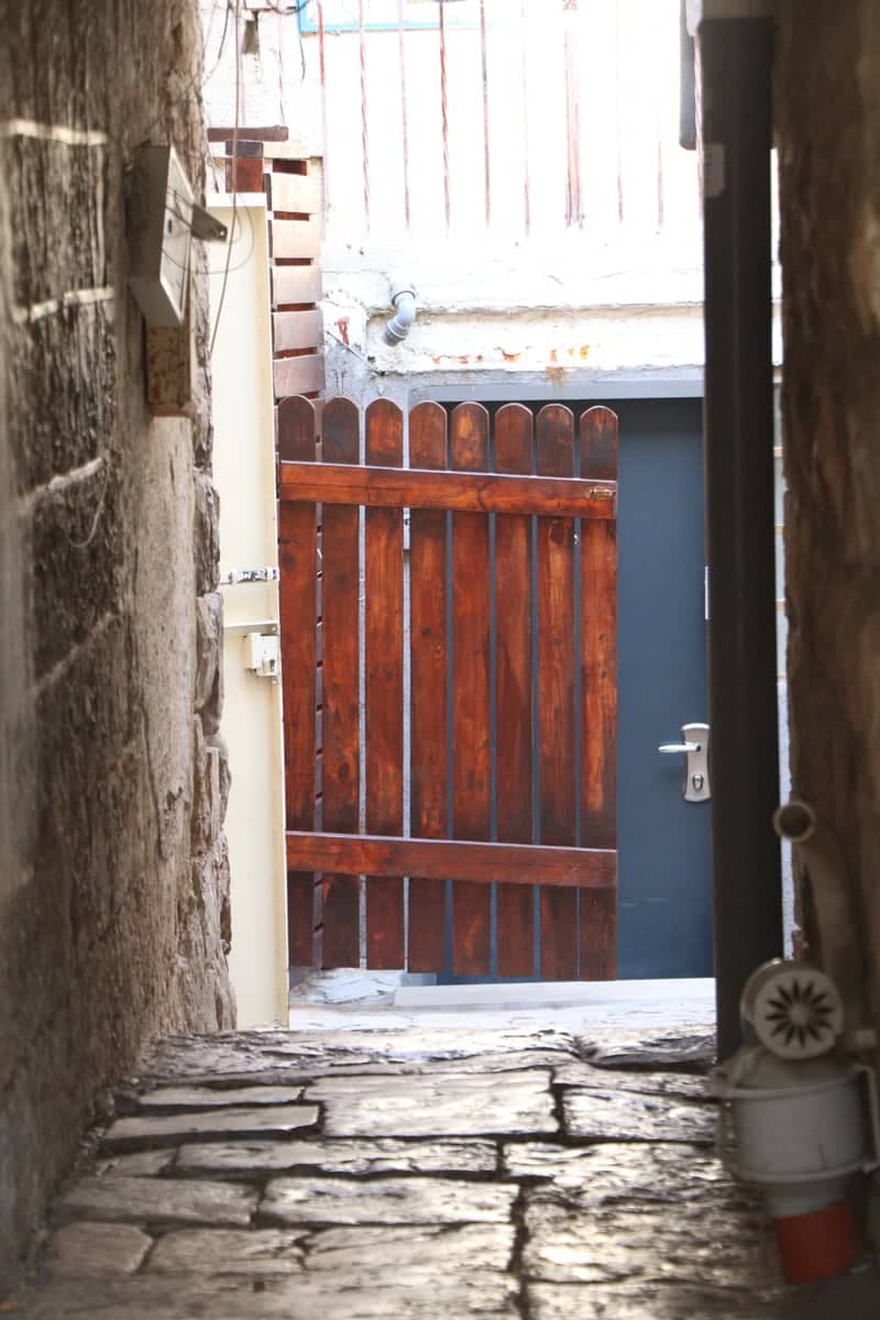 Nachlaot Historic Alleys - Image 1