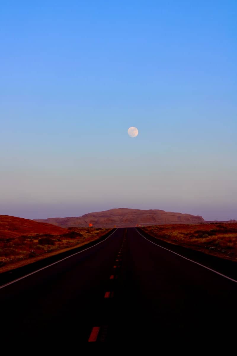 Teec Nos Pos Desert Road - Image 1