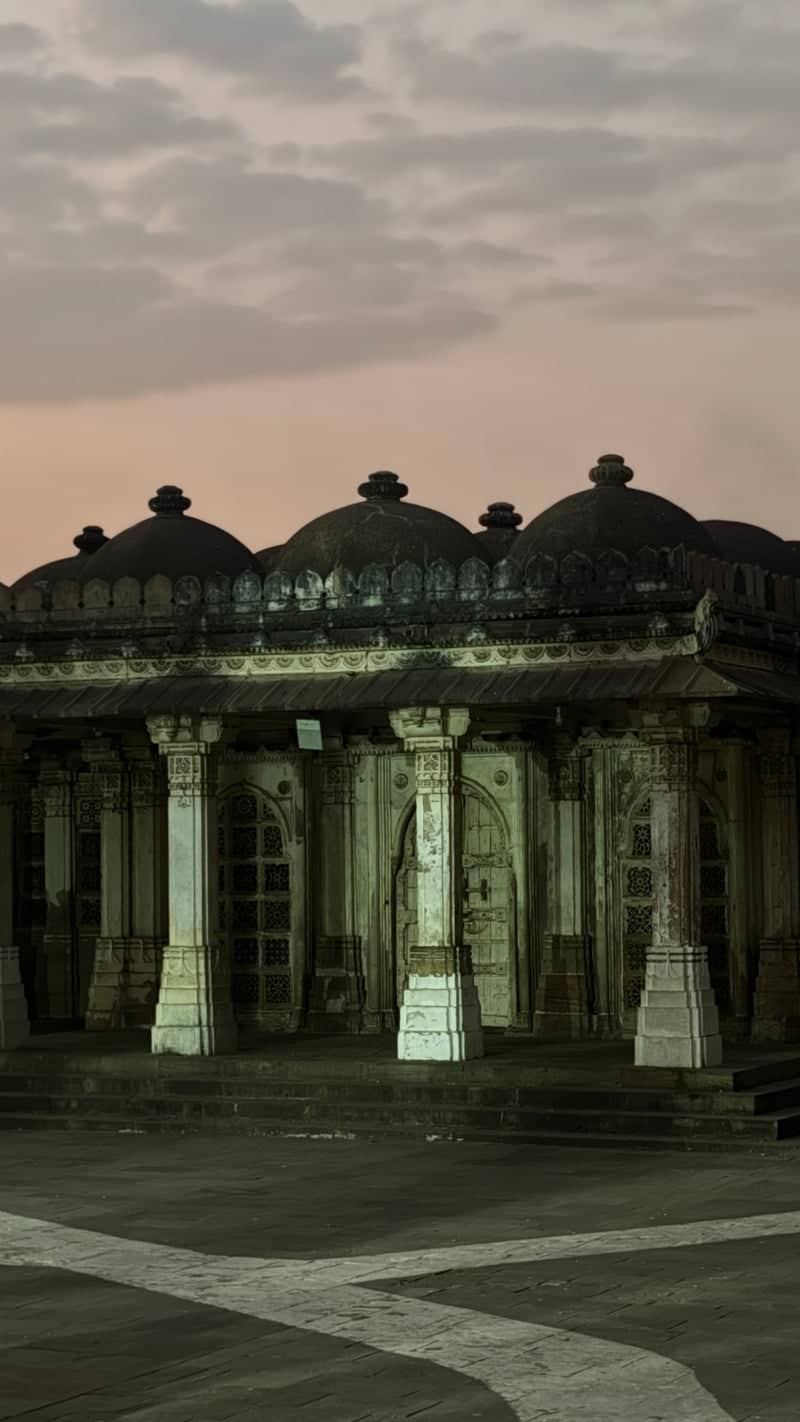 Sarkhej Roza - Image 1