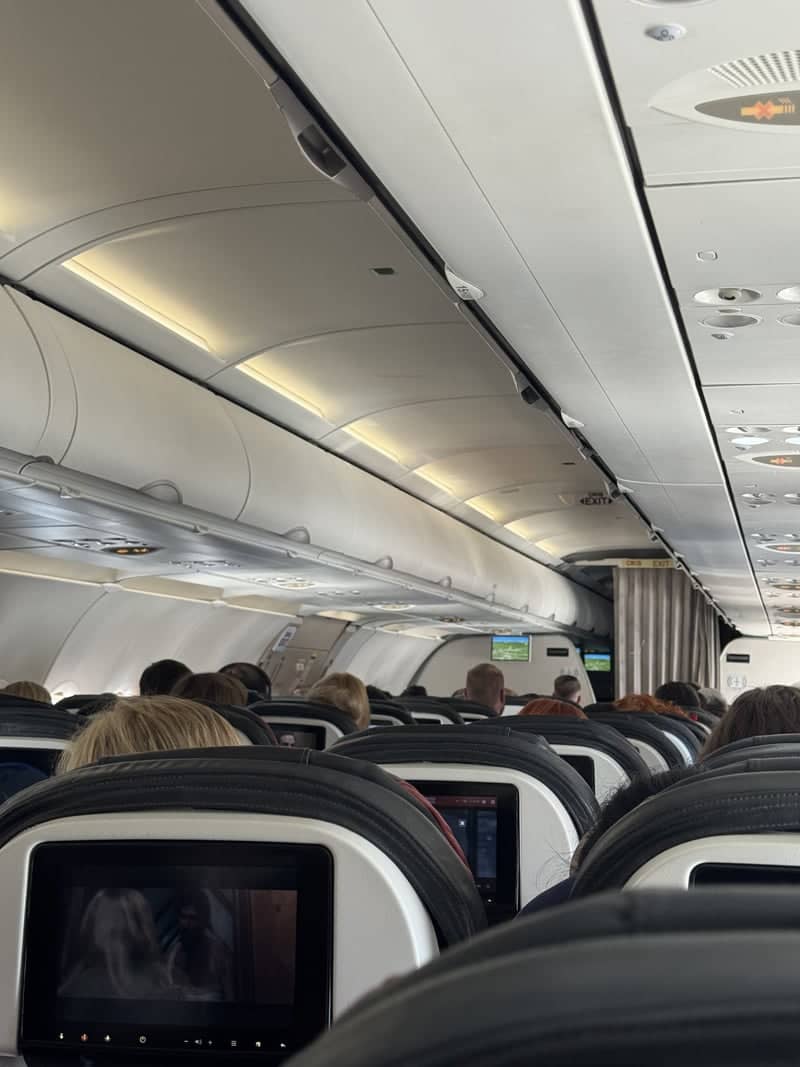 Helsinki-Vantaa Airport (HEL) Cabin - Image 1