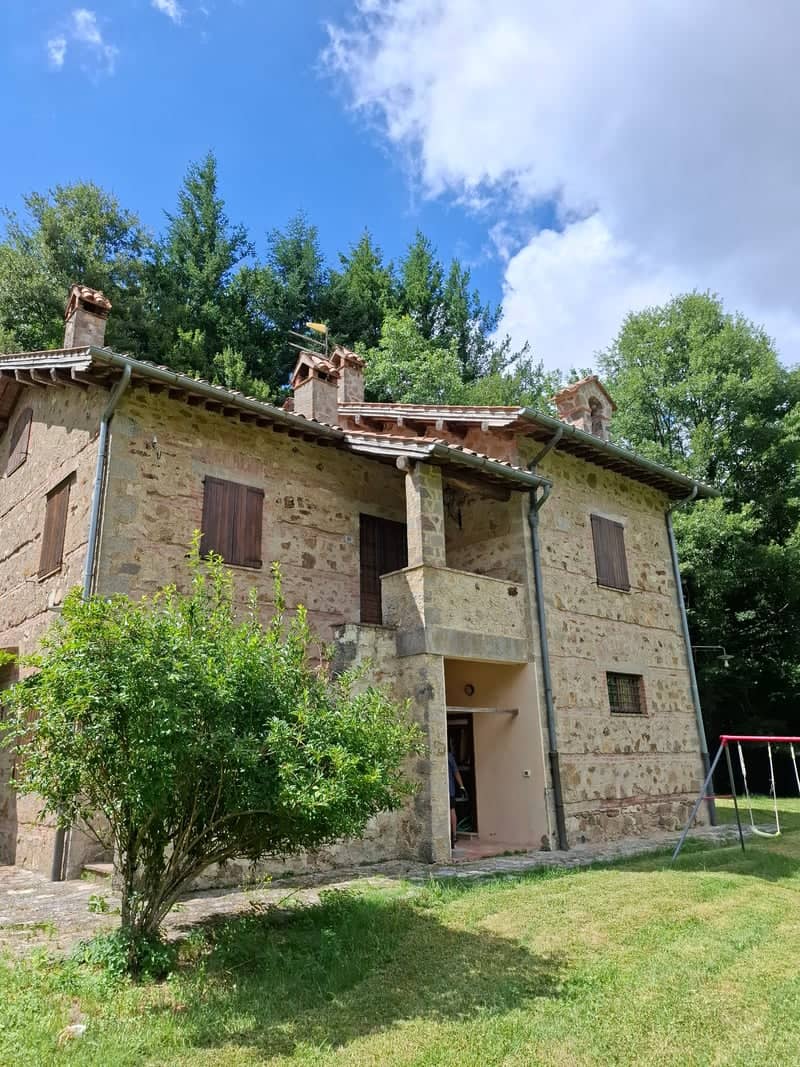 Rustic Stone Villa in Piancastagnaio - Image 1