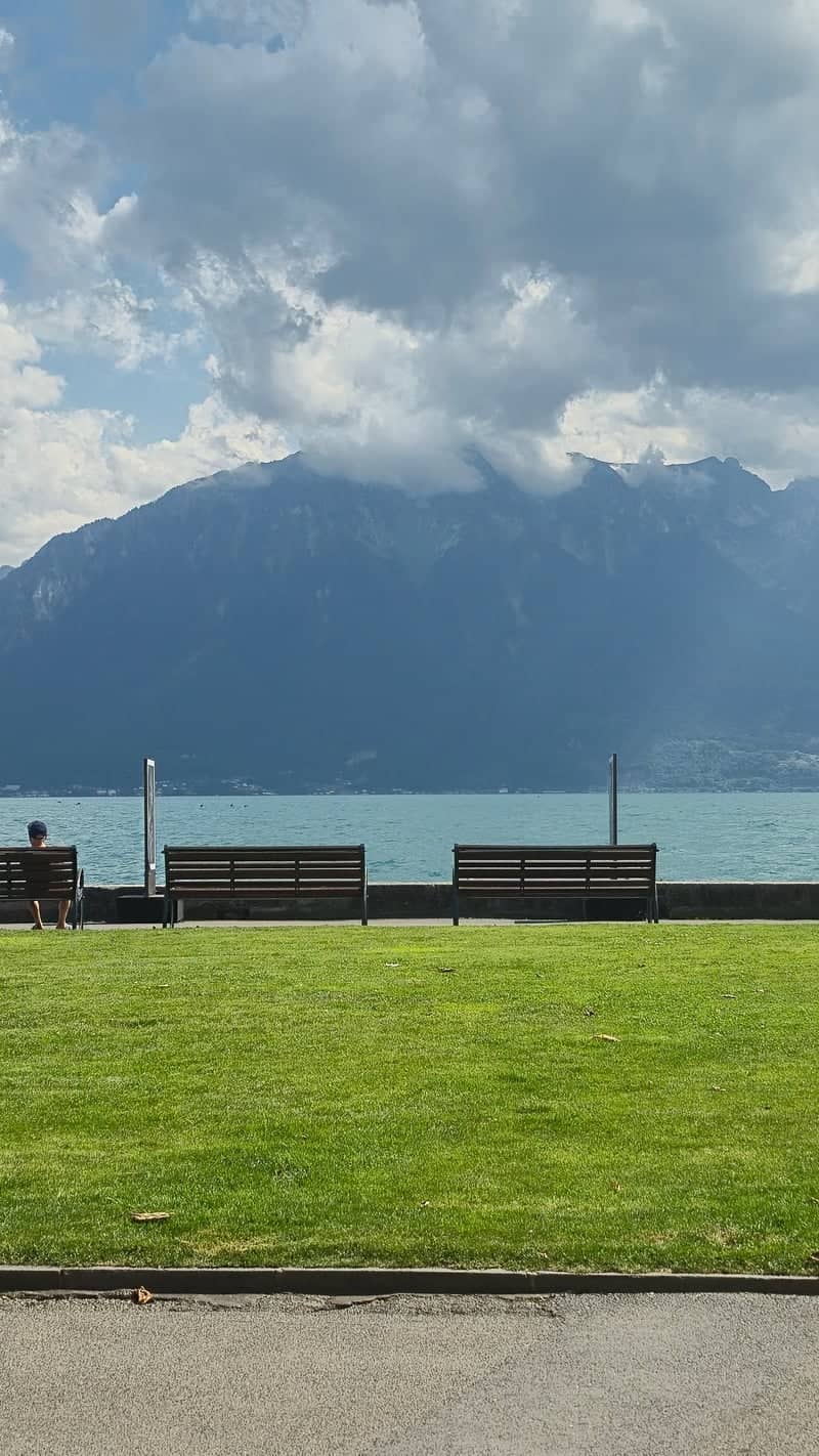 Cully Lakeside Promenade - Image 1