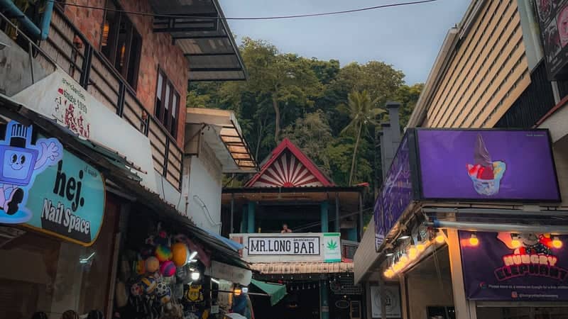 Ao Nang Walking Street - Image 1